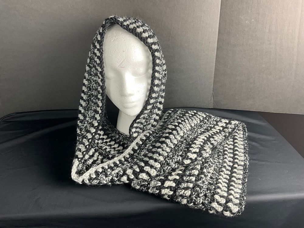 Crochet infinity scarf